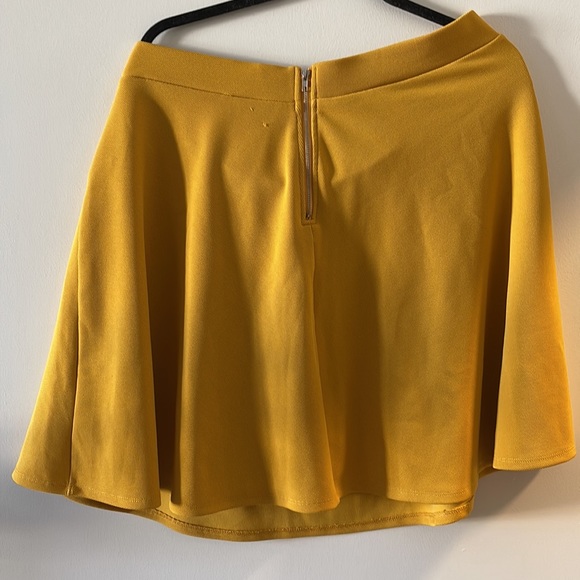 Forever 21 - High-waited Circle Skirt - Mustard - Size 2X - Picture 2 of 9